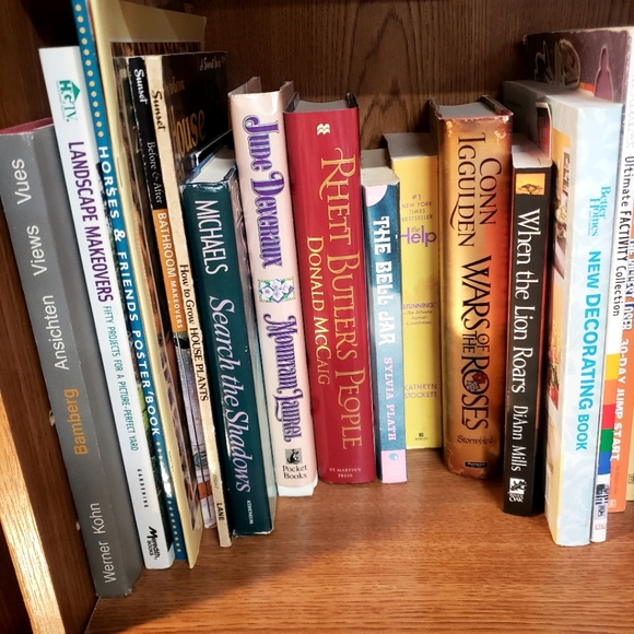 BOOKS Mystery Box 1 Pack for 8$ Rare, New & Vintage (Read Description) - Picture 8 of 16